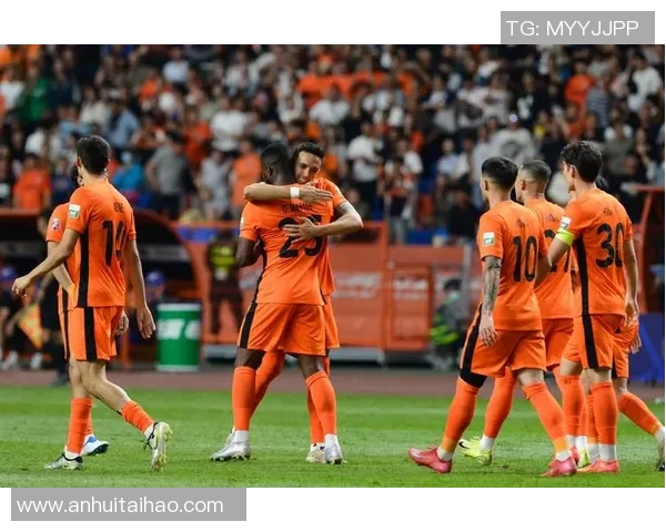 从被父母抛弃到足球场上的辉煌逆袭他的人生传奇 从被父母抛弃到足球场上的辉煌逆袭他的人生传奇