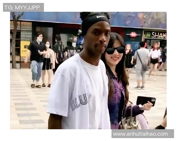 法国黑人足球明星的女友身份揭秘与爱情故事分享