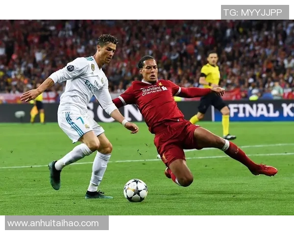 全球各大足球明星在不同位置的实力排名与精彩瞬间展示