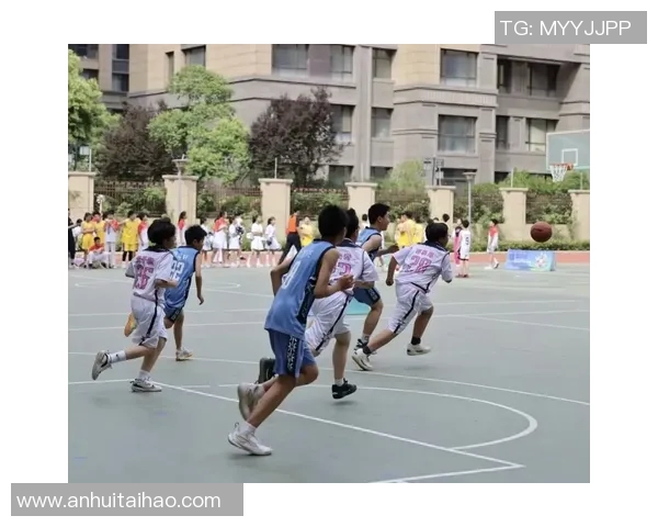 乐动体育篮球少儿培训课程助力孩子全面发展提升篮球技能与团队合作能力